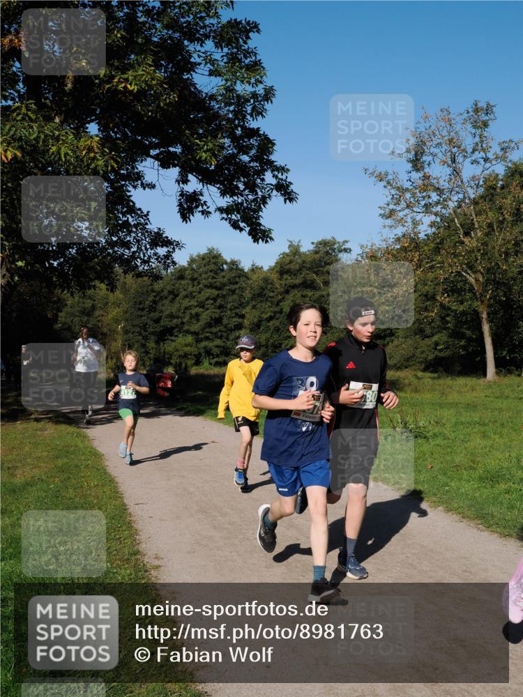 28.09.2025 - 33. Volkslauf durch das schöne Alstertal Fabian Wolf http://msf.ph/oto/8981763 28.09.2025 10:40:20 Laufen 08 meine-sportfotos.de