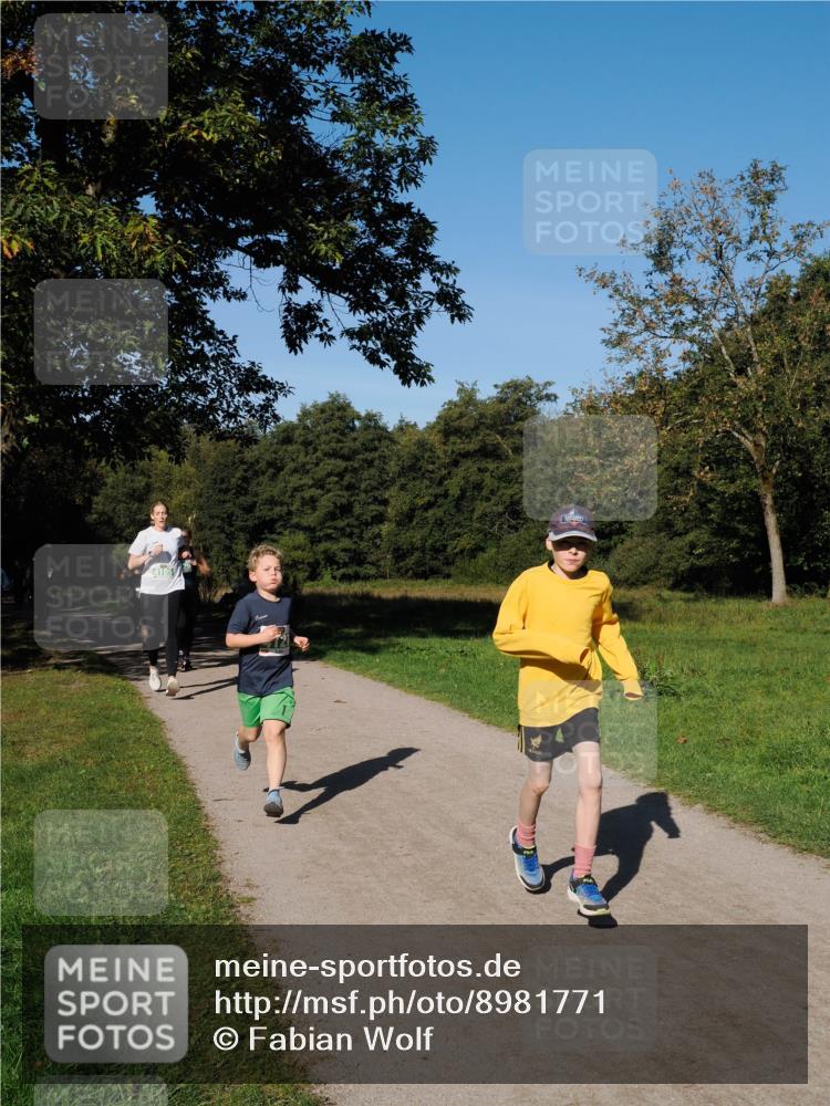 28.09.2025 - 33. Volkslauf durch das schöne Alstertal Fabian Wolf http://msf.ph/oto/8981771 28.09.2025 10:40:21 Laufen 4105 meine-sportfotos.de