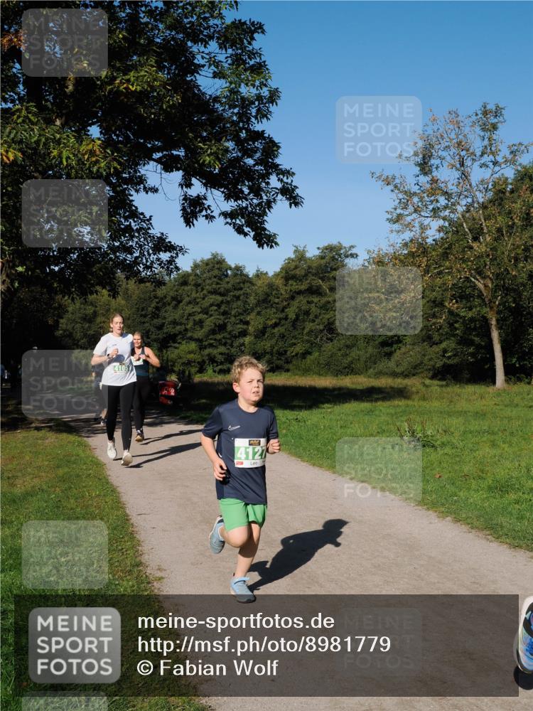 28.09.2025 - 33. Volkslauf durch das schöne Alstertal Fabian Wolf http://msf.ph/oto/8981779 28.09.2025 10:40:22 Laufen 4105, 4127 meine-sportfotos.de