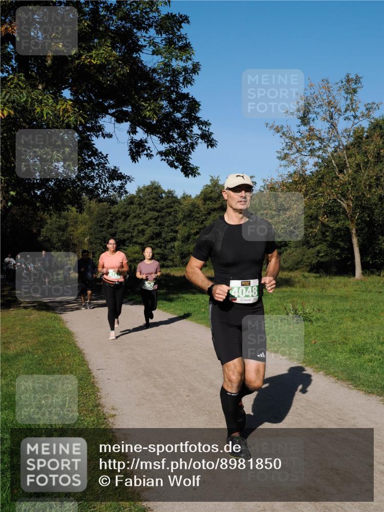 28.09.2025 - 33. Volkslauf durch das schöne Alstertal Fabian Wolf http://msf.ph/oto/8981850 28.09.2025 10:40:32 Laufen 4048 meine-sportfotos.de