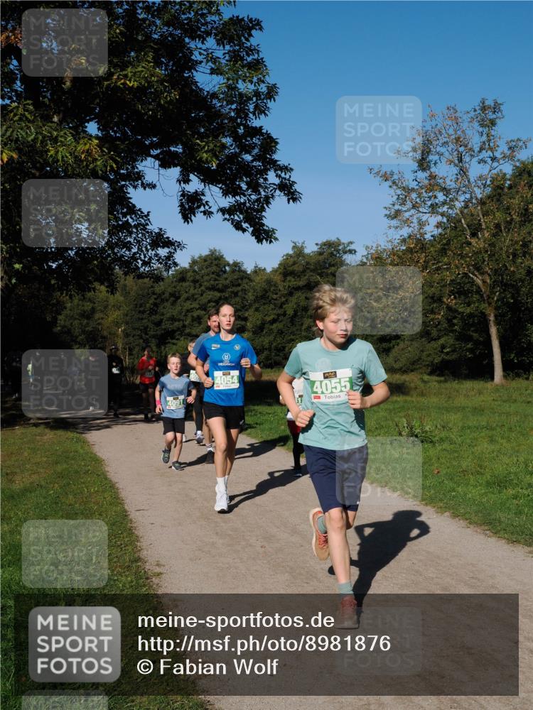 28.09.2025 - 33. Volkslauf durch das schöne Alstertal Fabian Wolf http://msf.ph/oto/8981876 28.09.2025 10:40:40 Laufen 4091, 4054, 4055 meine-sportfotos.de
