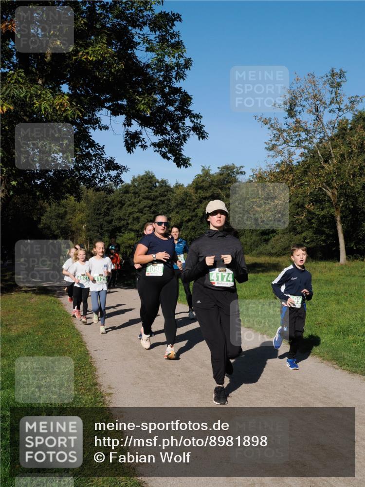 28.09.2025 - 33. Volkslauf durch das schöne Alstertal Fabian Wolf http://msf.ph/oto/8981898 28.09.2025 10:40:45 Laufen 4174 meine-sportfotos.de