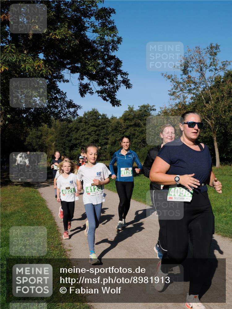28.09.2025 - 33. Volkslauf durch das schöne Alstertal Fabian Wolf http://msf.ph/oto/8981913 28.09.2025 10:40:47 Laufen 4921, 4125, 4126, 4096 meine-sportfotos.de