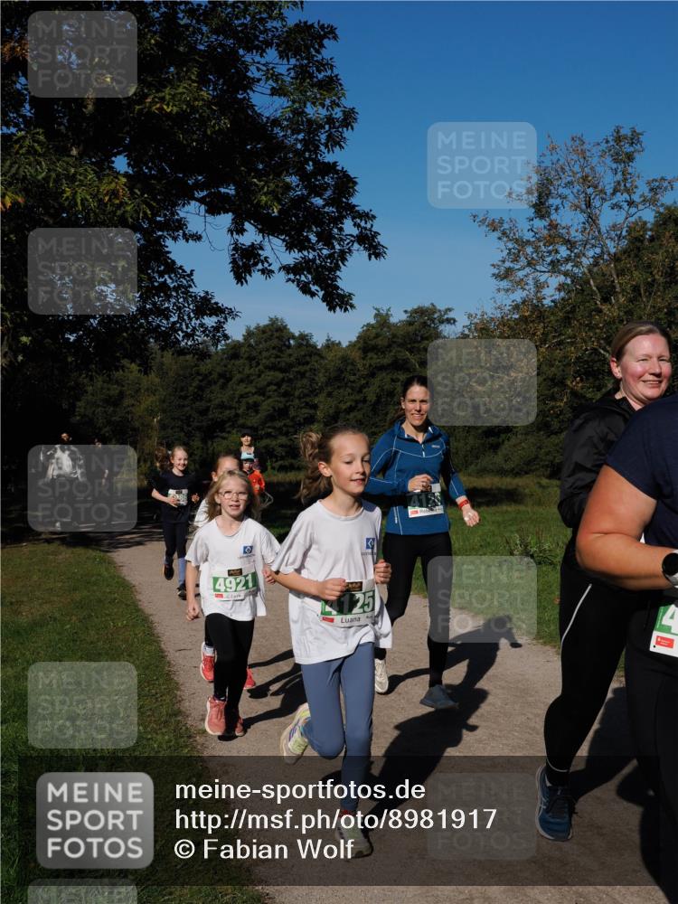 28.09.2025 - 33. Volkslauf durch das schöne Alstertal Fabian Wolf http://msf.ph/oto/8981917 28.09.2025 10:40:47 Laufen 4921, 125 meine-sportfotos.de
