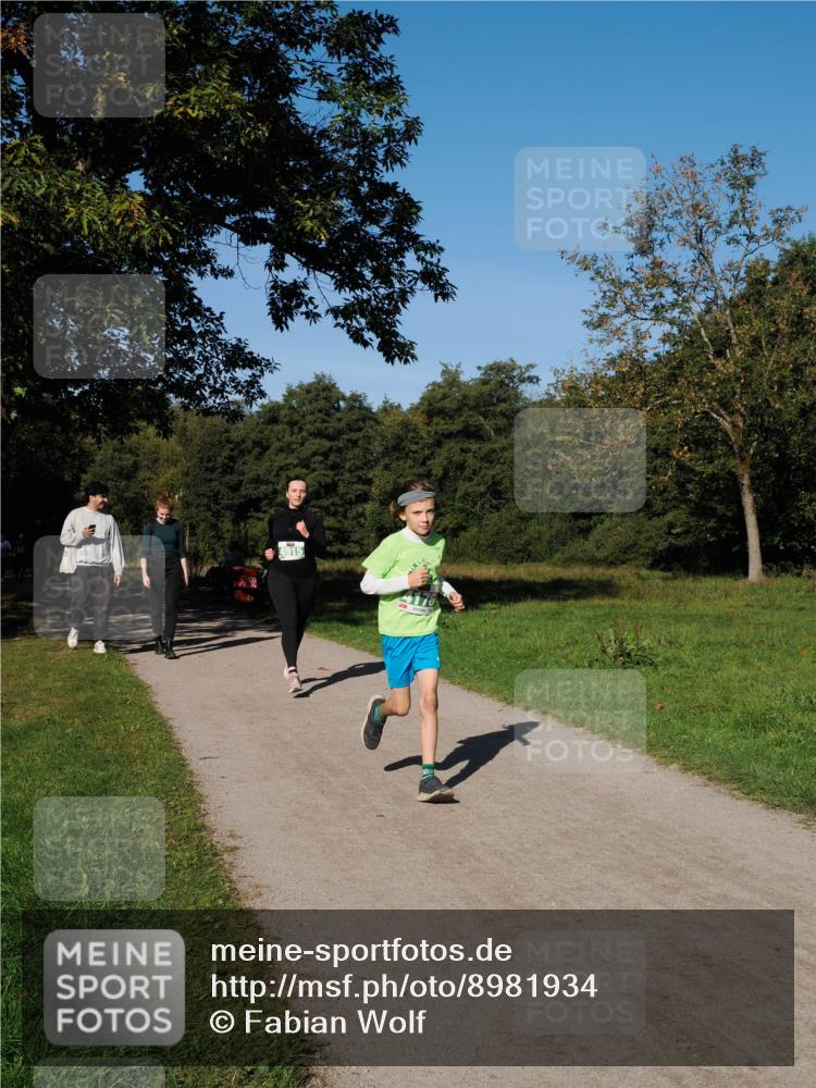 28.09.2025 - 33. Volkslauf durch das schöne Alstertal Fabian Wolf http://msf.ph/oto/8981934 28.09.2025 10:40:54 Laufen 4915 meine-sportfotos.de