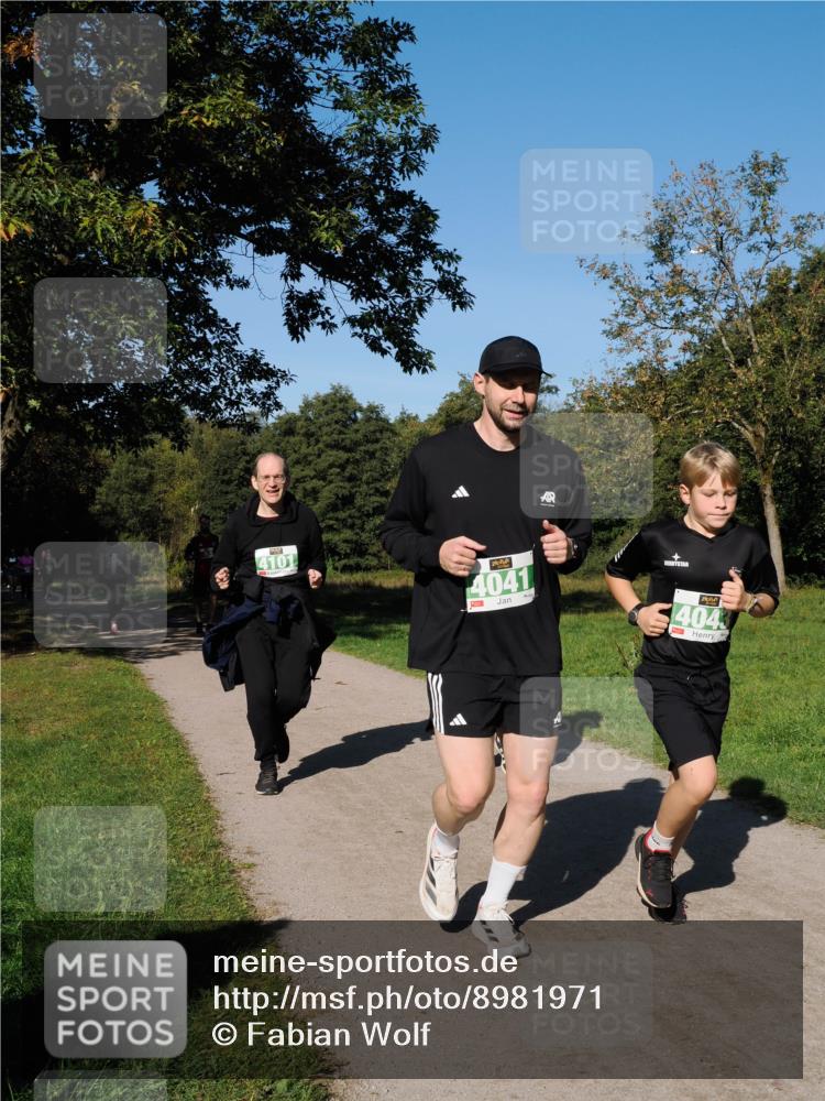 28.09.2025 - 33. Volkslauf durch das schöne Alstertal Fabian Wolf http://msf.ph/oto/8981971 28.09.2025 10:41:04 Laufen 4101, 4041, 4043 meine-sportfotos.de