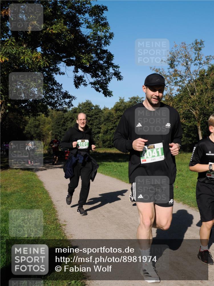 28.09.2025 - 33. Volkslauf durch das schöne Alstertal Fabian Wolf http://msf.ph/oto/8981974 28.09.2025 10:41:05 Laufen 4101, 4041 meine-sportfotos.de