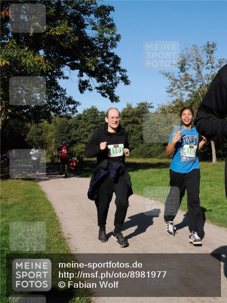 28.09.2025 - 33. Volkslauf durch das schöne Alstertal Fabian Wolf http://msf.ph/oto/8981977 28.09.2025 10:41:05 Laufen 4101, 4102 meine-sportfotos.de