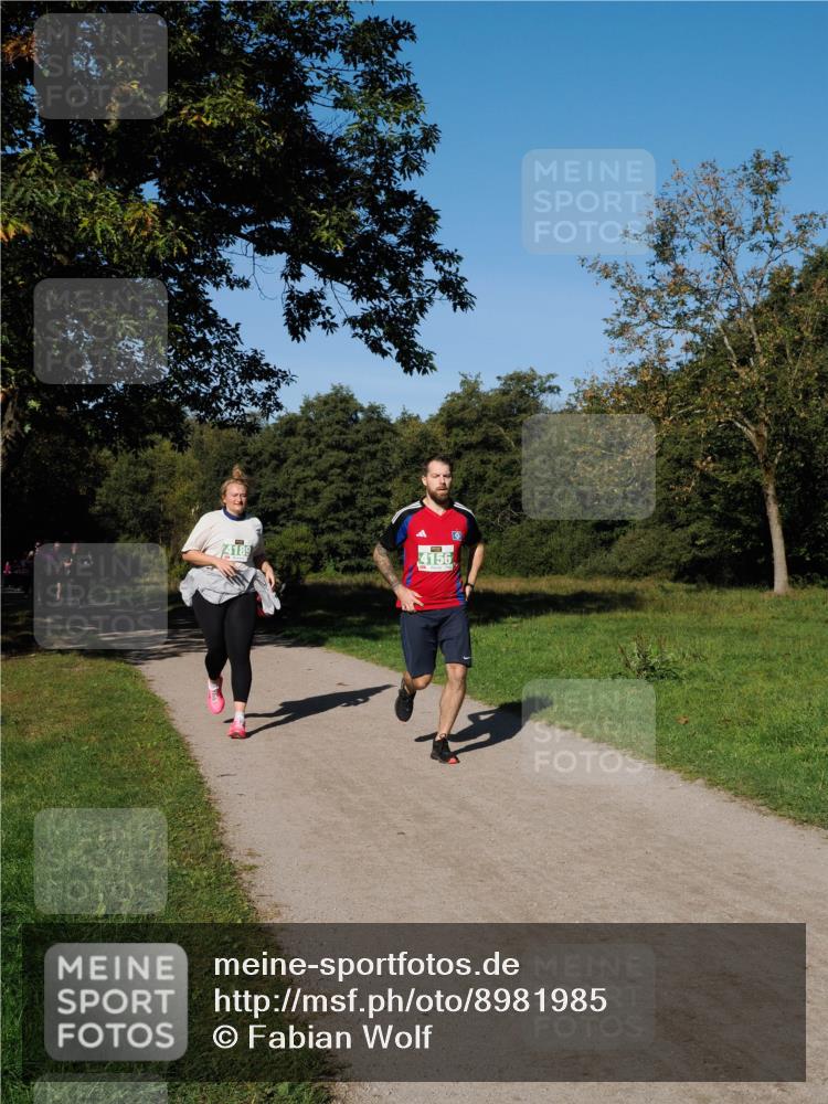 28.09.2025 - 33. Volkslauf durch das schöne Alstertal Fabian Wolf http://msf.ph/oto/8981985 28.09.2025 10:41:09 Laufen 4189, 4156 meine-sportfotos.de