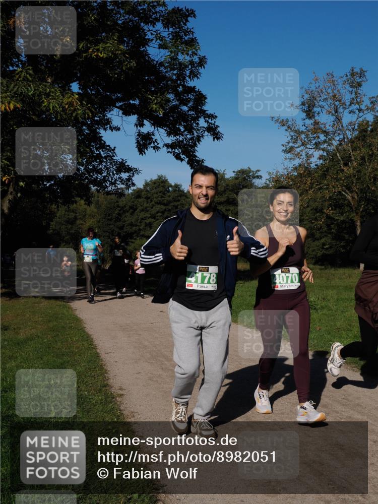 28.09.2025 - 33. Volkslauf durch das schöne Alstertal Fabian Wolf http://msf.ph/oto/8982051 28.09.2025 10:41:36 Laufen 4085, 4178, 4070 meine-sportfotos.de