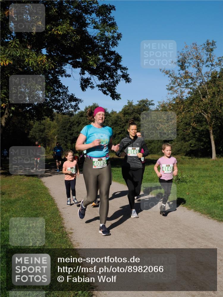 28.09.2025 - 33. Volkslauf durch das schöne Alstertal Fabian Wolf http://msf.ph/oto/8982066 28.09.2025 10:41:40 Laufen 4085, 4149, 4148 meine-sportfotos.de