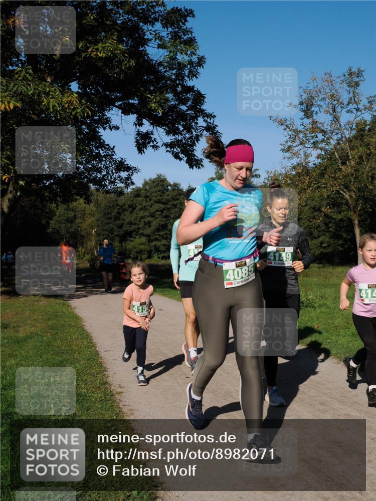 28.09.2025 - 33. Volkslauf durch das schöne Alstertal Fabian Wolf http://msf.ph/oto/8982071 28.09.2025 10:41:41 Laufen 4085, 4149, 414 meine-sportfotos.de