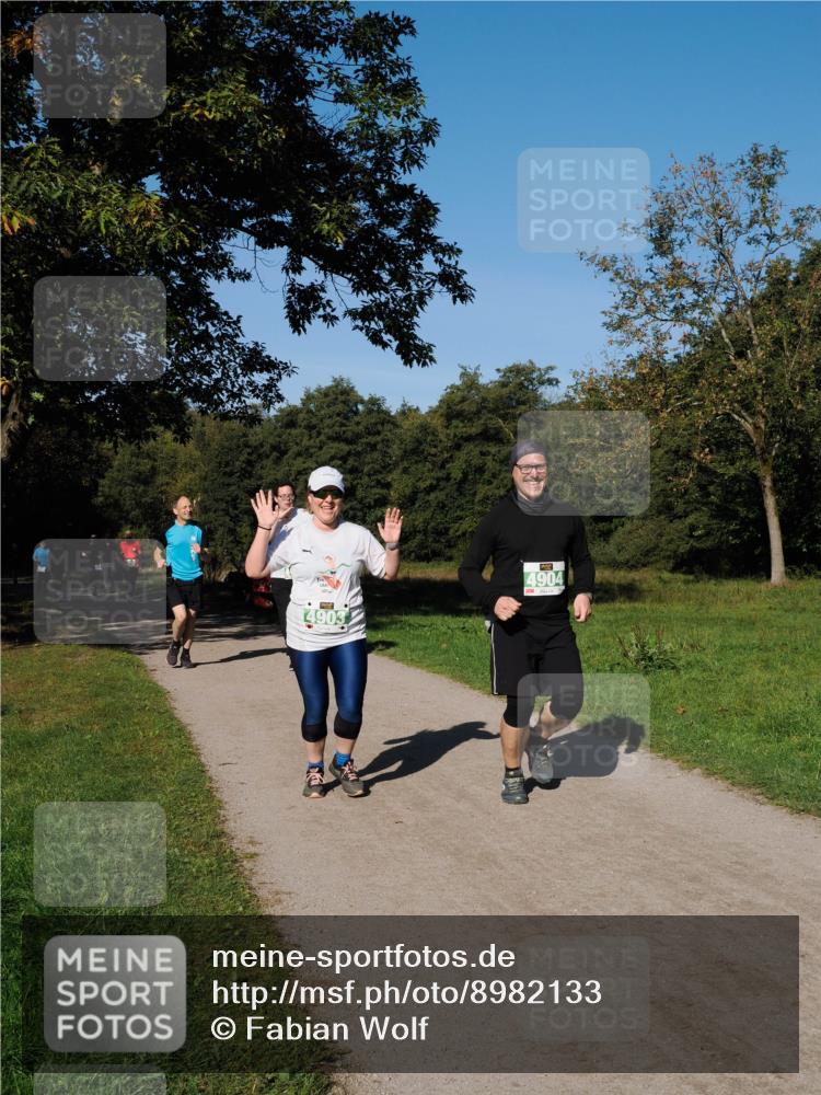 28.09.2025 - 33. Volkslauf durch das schöne Alstertal Fabian Wolf http://msf.ph/oto/8982133 28.09.2025 10:42:02 Laufen 4903, 4904 meine-sportfotos.de