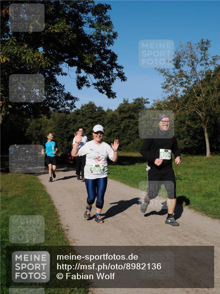 28.09.2025 - 33. Volkslauf durch das schöne Alstertal Fabian Wolf http://msf.ph/oto/8982136 28.09.2025 10:42:02 Laufen 4903, 4904 meine-sportfotos.de
