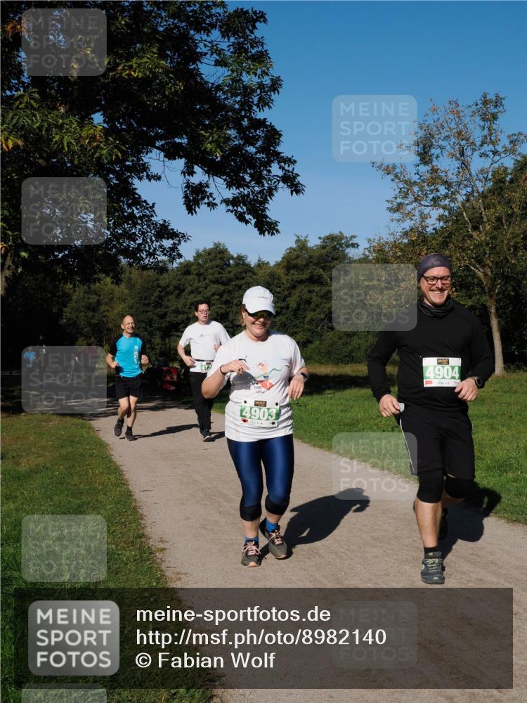 28.09.2025 - 33. Volkslauf durch das schöne Alstertal Fabian Wolf http://msf.ph/oto/8982140 28.09.2025 10:42:02 Laufen 4903, 4904 meine-sportfotos.de