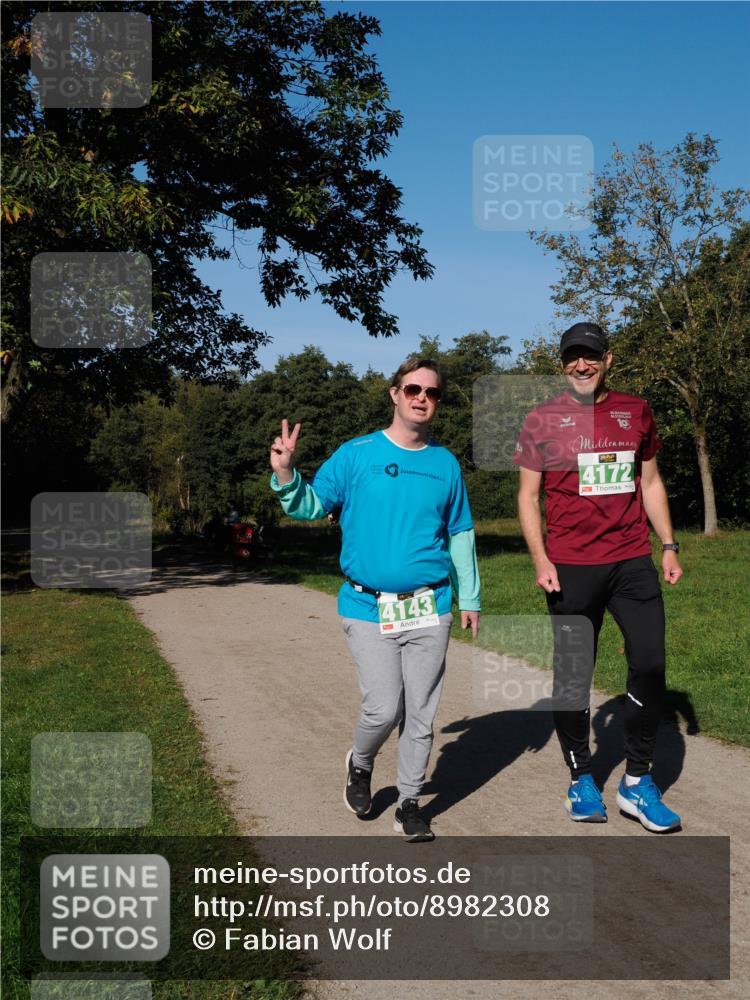 28.09.2025 - 33. Volkslauf durch das schöne Alstertal Fabian Wolf http://msf.ph/oto/8982308 28.09.2025 10:43:22 Laufen 4143, 10, 4172 meine-sportfotos.de