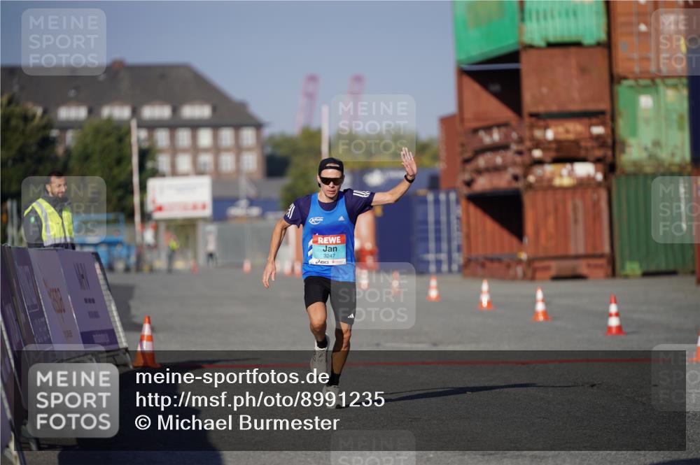 03.10.2025 - Köhlbrandbrückenlauf Michael Burmester http://msf.ph/oto/8991235 03.10.2025 09:43:50 Ziel 3247 meine-sportfotos.de