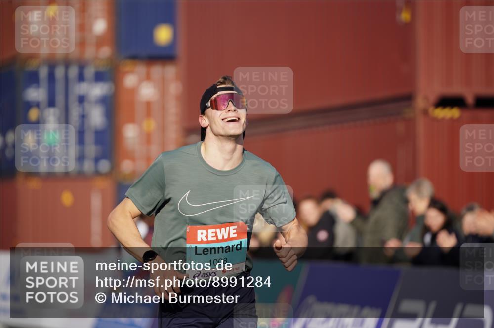 03.10.2025 - Köhlbrandbrückenlauf Michael Burmester http://msf.ph/oto/8991284 03.10.2025 09:44:31 Ziel 1008 meine-sportfotos.de