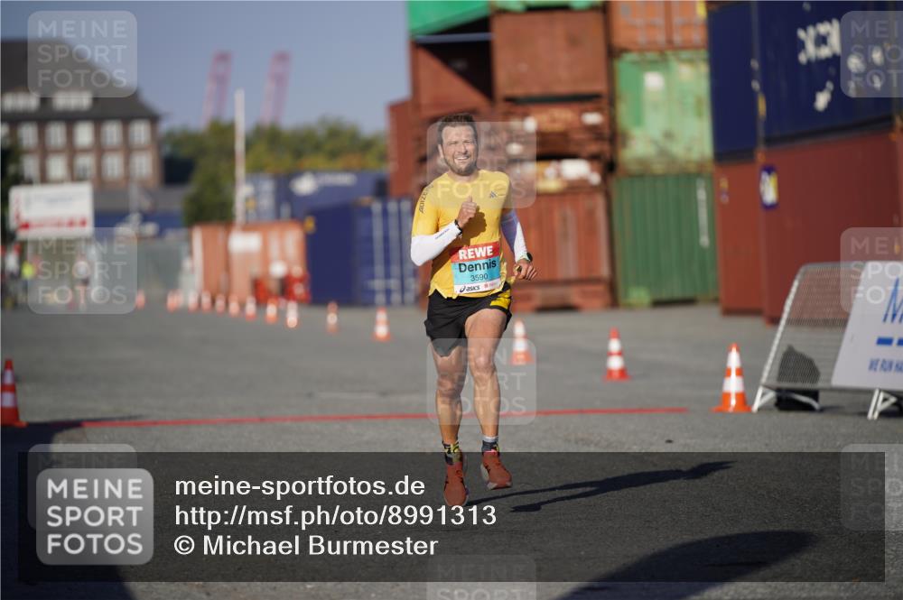 03.10.2025 - Köhlbrandbrückenlauf Michael Burmester http://msf.ph/oto/8991313 03.10.2025 09:45:04 Ziel 3590 meine-sportfotos.de
