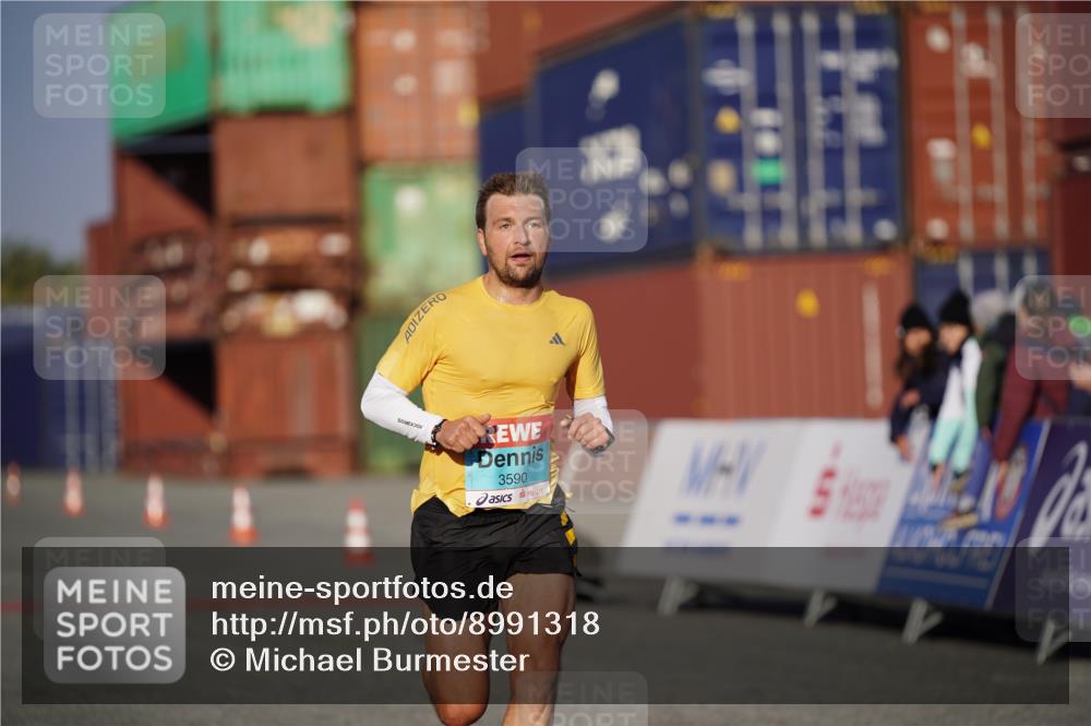 03.10.2025 - Köhlbrandbrückenlauf Michael Burmester http://msf.ph/oto/8991318 03.10.2025 09:45:05 Ziel 3590 meine-sportfotos.de