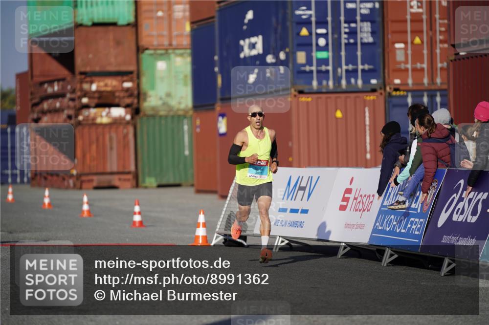 03.10.2025 - Köhlbrandbrückenlauf Michael Burmester http://msf.ph/oto/8991362 03.10.2025 09:46:22 Ziel 3807 meine-sportfotos.de
