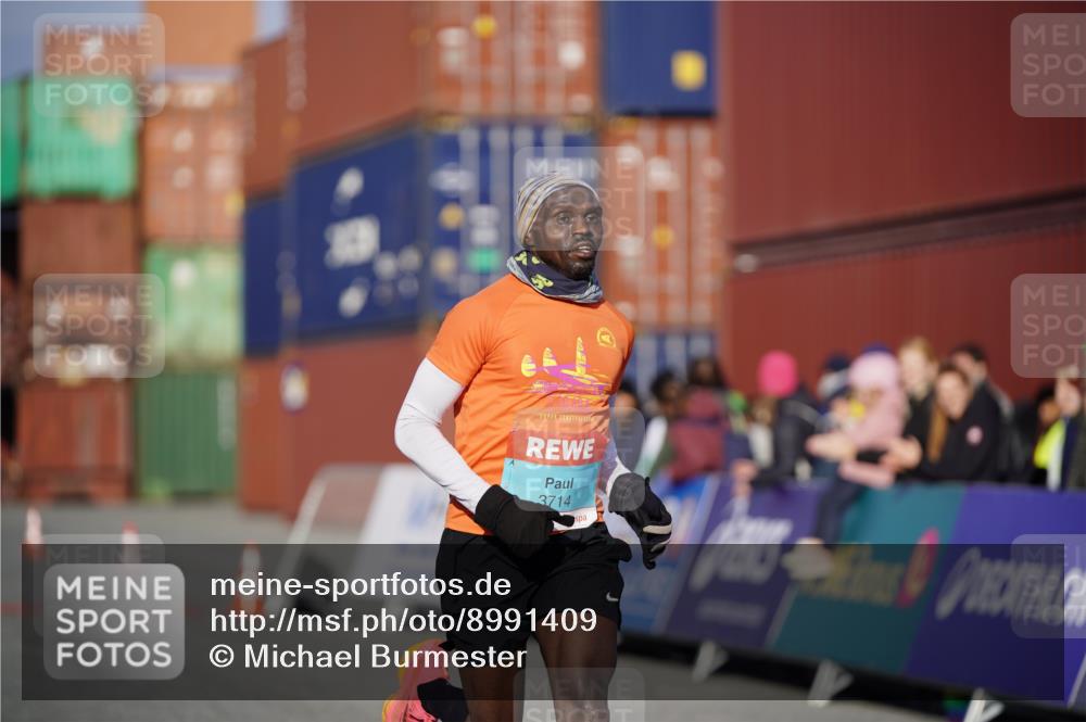 03.10.2025 - Köhlbrandbrückenlauf Michael Burmester http://msf.ph/oto/8991409 03.10.2025 09:46:27 Ziel 3714, 3807 meine-sportfotos.de
