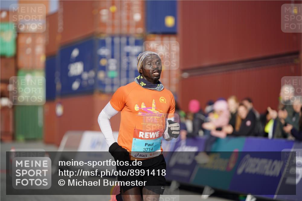 03.10.2025 - Köhlbrandbrückenlauf Michael Burmester http://msf.ph/oto/8991418 03.10.2025 09:46:27 Ziel 3714, 3807 meine-sportfotos.de