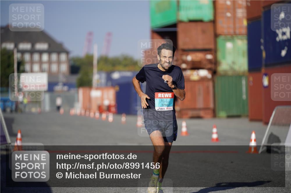 03.10.2025 - Köhlbrandbrückenlauf Michael Burmester http://msf.ph/oto/8991456 03.10.2025 09:46:53 Ziel 1013, 3760 meine-sportfotos.de