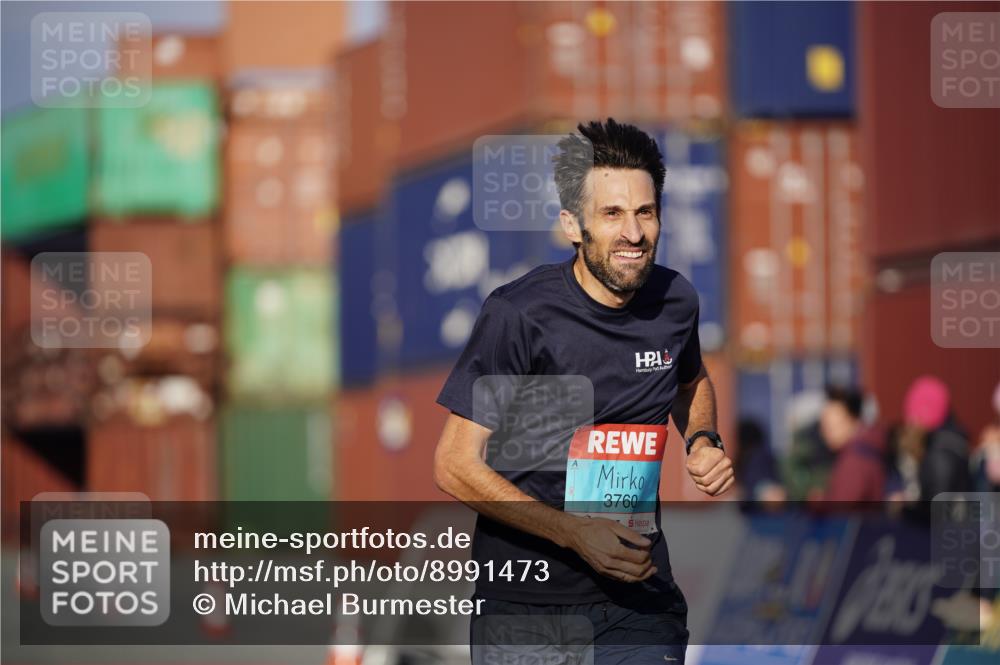 03.10.2025 - Köhlbrandbrückenlauf Michael Burmester http://msf.ph/oto/8991473 03.10.2025 09:46:55 Ziel 1013, 3760 meine-sportfotos.de