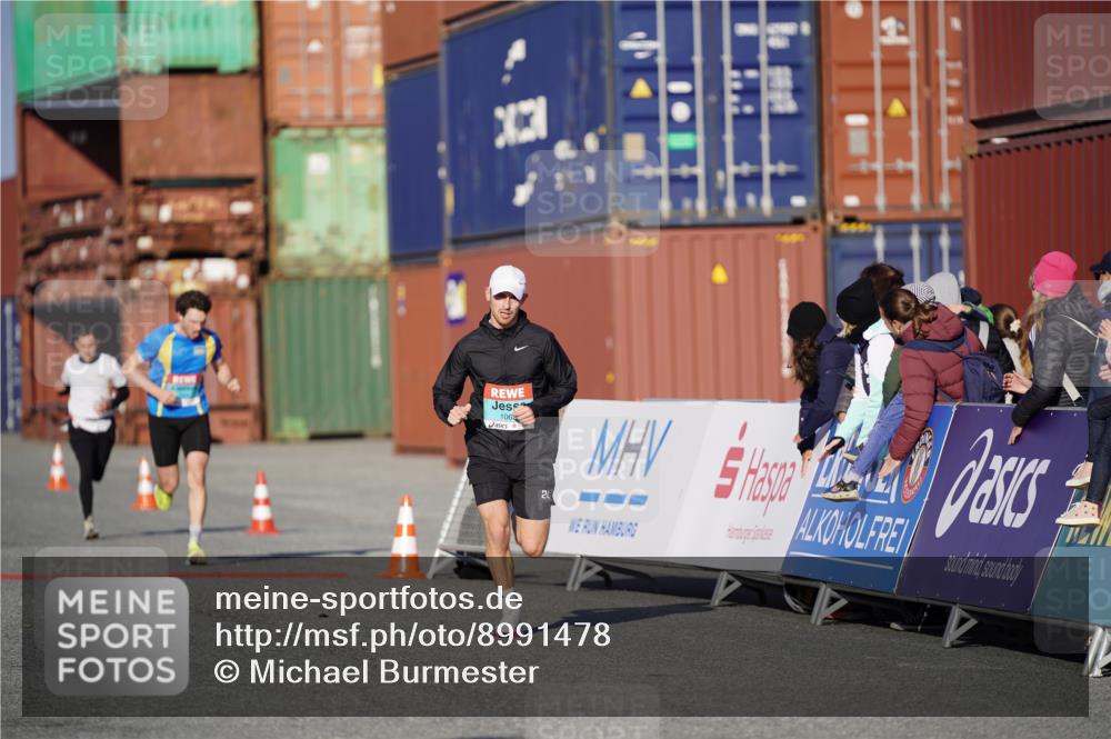 03.10.2025 - Köhlbrandbrückenlauf Michael Burmester http://msf.ph/oto/8991478 03.10.2025 09:47:39 Ziel 1062 meine-sportfotos.de
