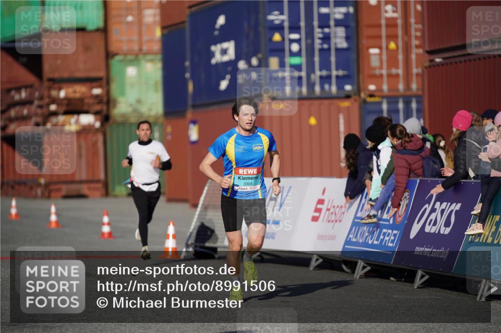 03.10.2025 - Köhlbrandbrückenlauf Michael Burmester http://msf.ph/oto/8991506 03.10.2025 09:47:42 Ziel 1062, 3304 meine-sportfotos.de