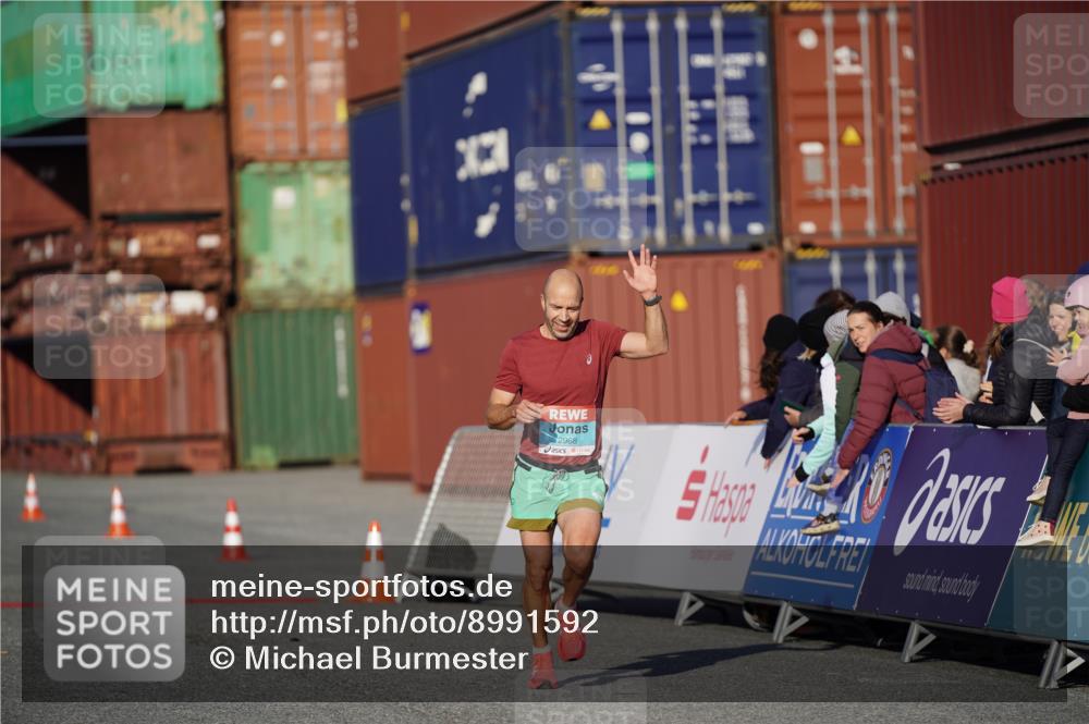 03.10.2025 - Köhlbrandbrückenlauf Michael Burmester http://msf.ph/oto/8991592 03.10.2025 09:48:14 Ziel 2968, 3209 meine-sportfotos.de