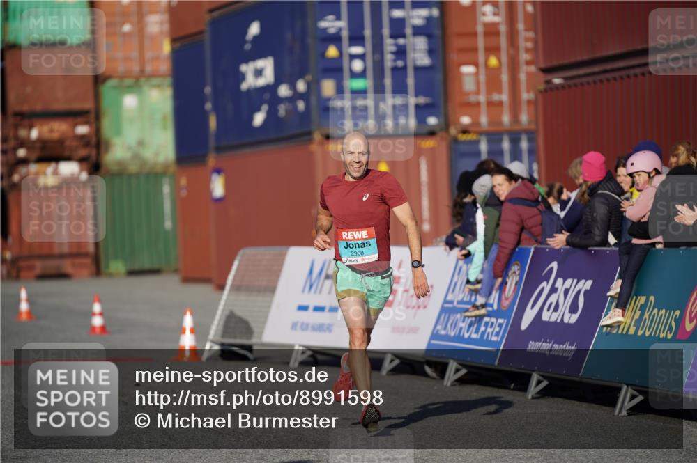 03.10.2025 - Köhlbrandbrückenlauf Michael Burmester http://msf.ph/oto/8991598 03.10.2025 09:48:14 Ziel 2968, 3209 meine-sportfotos.de