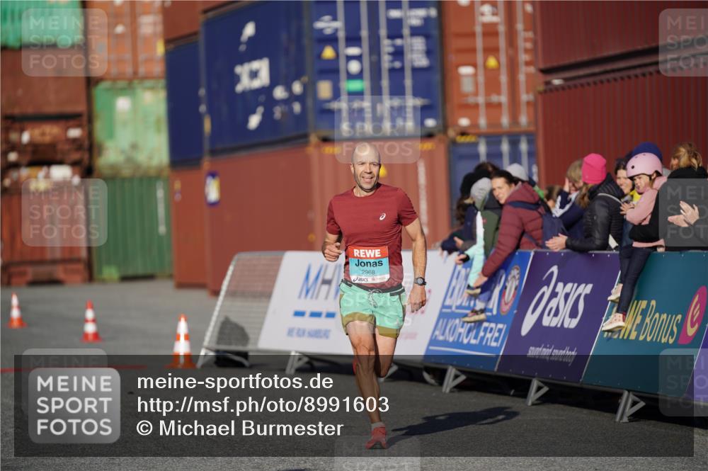 03.10.2025 - Köhlbrandbrückenlauf Michael Burmester http://msf.ph/oto/8991603 03.10.2025 09:48:14 Ziel 2968, 3209 meine-sportfotos.de