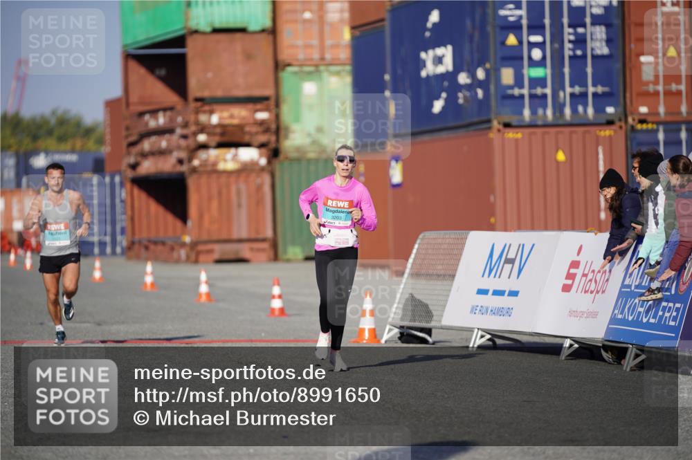 03.10.2025 - Köhlbrandbrückenlauf Michael Burmester http://msf.ph/oto/8991650 03.10.2025 09:49:17 Ziel 3203 meine-sportfotos.de