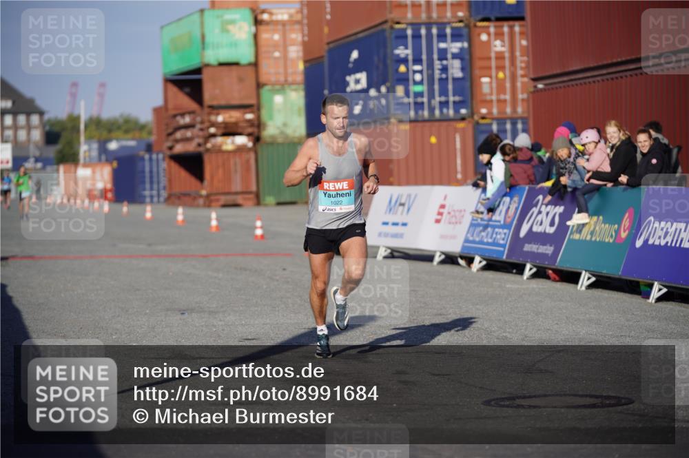 03.10.2025 - Köhlbrandbrückenlauf Michael Burmester http://msf.ph/oto/8991684 03.10.2025 09:49:21 Ziel 1022, 3203 meine-sportfotos.de