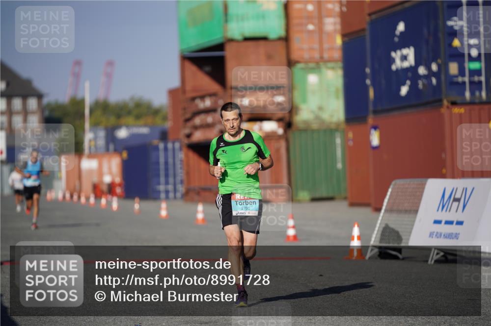 03.10.2025 - Köhlbrandbrückenlauf Michael Burmester http://msf.ph/oto/8991728 03.10.2025 09:49:33 Ziel 2700 meine-sportfotos.de