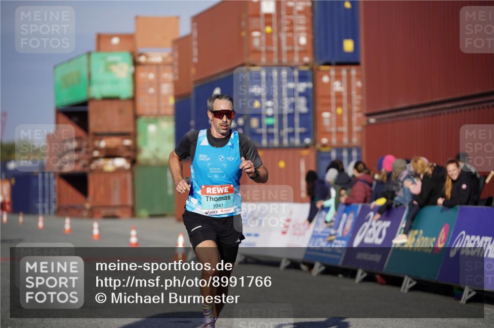 03.10.2025 - Köhlbrandbrückenlauf Michael Burmester http://msf.ph/oto/8991766 03.10.2025 09:49:45 Ziel 1041 meine-sportfotos.de
