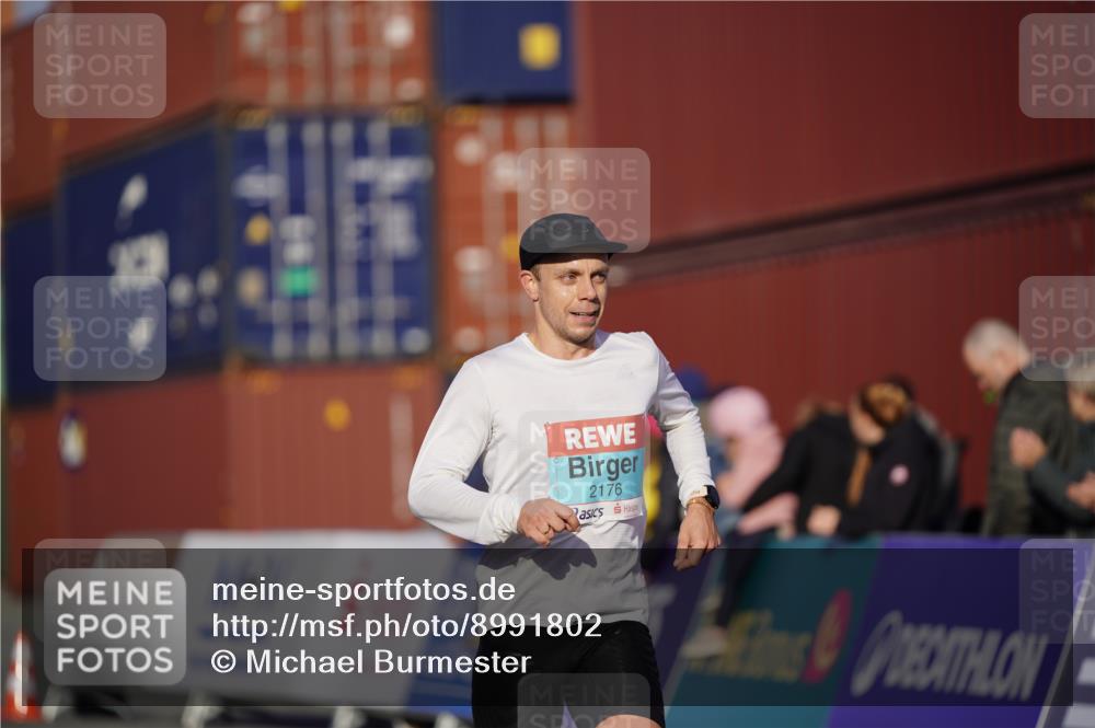 03.10.2025 - Köhlbrandbrückenlauf Michael Burmester http://msf.ph/oto/8991802 03.10.2025 09:49:54 Ziel 2176 meine-sportfotos.de