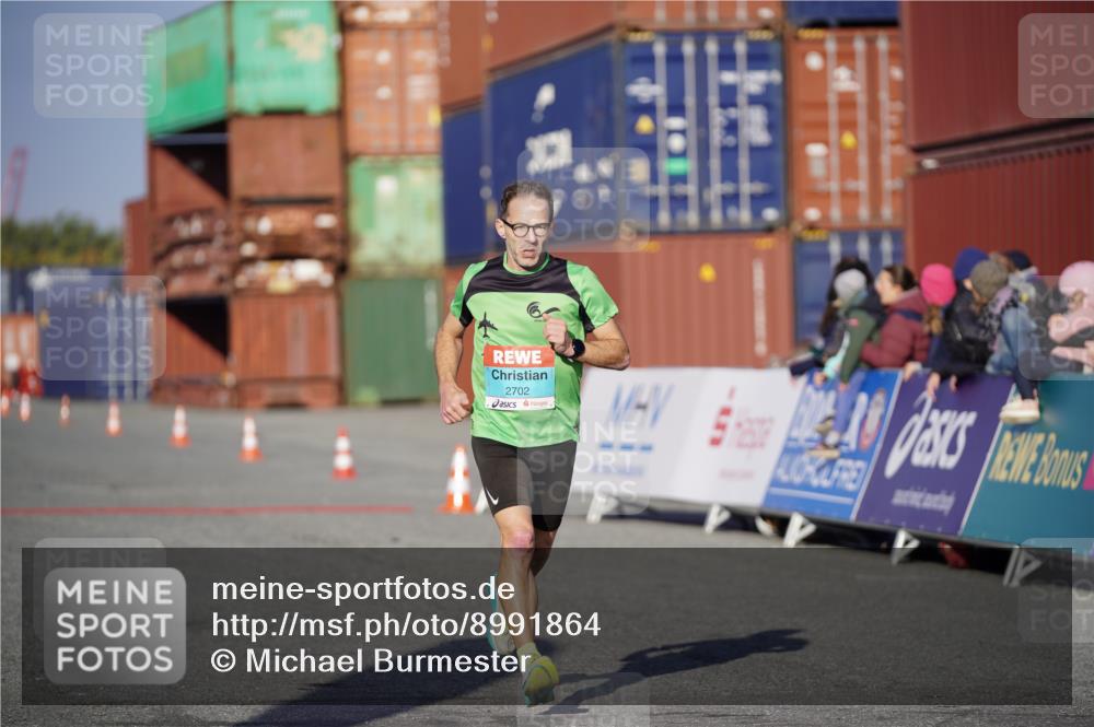 03.10.2025 - Köhlbrandbrückenlauf Michael Burmester http://msf.ph/oto/8991864 03.10.2025 09:50:23 Ziel 1174, 2702, 3463 meine-sportfotos.de