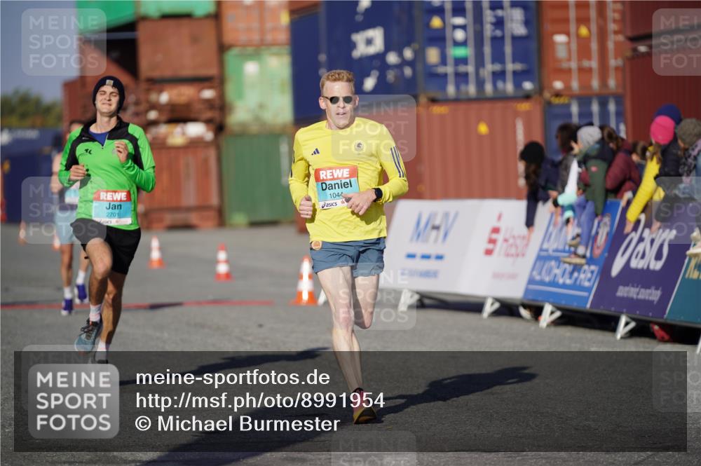 03.10.2025 - Köhlbrandbrückenlauf Michael Burmester http://msf.ph/oto/8991954 03.10.2025 09:50:50 Ziel 1044, 2701 meine-sportfotos.de