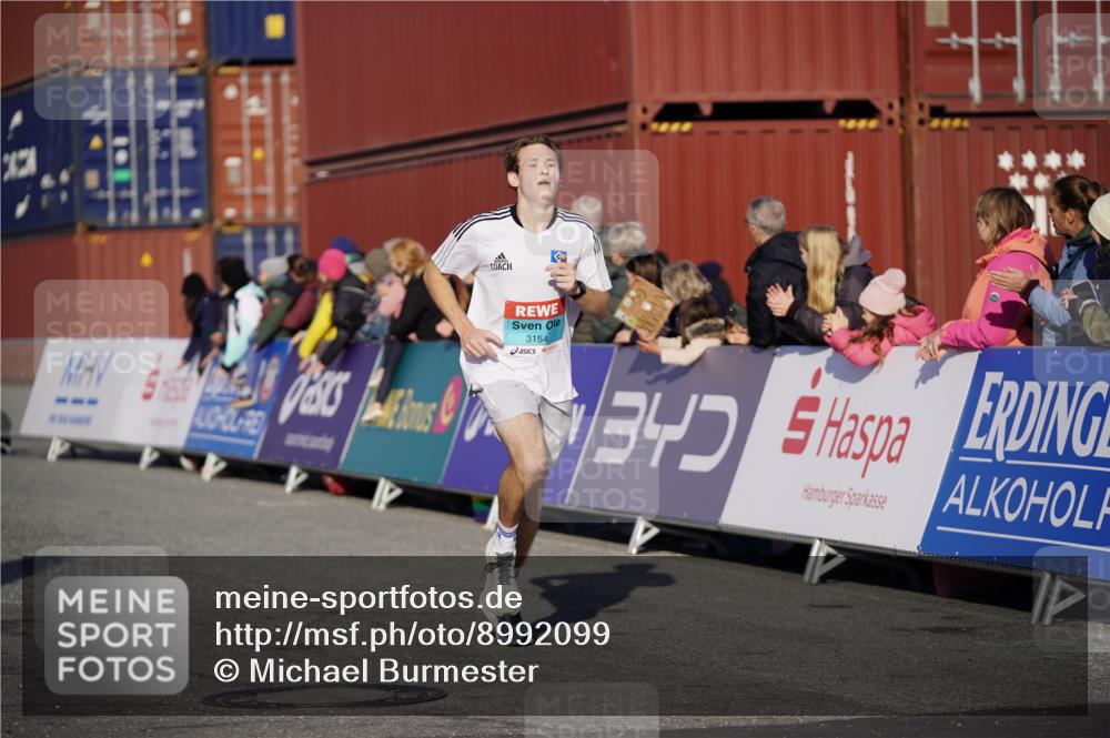 03.10.2025 - Köhlbrandbrückenlauf Michael Burmester http://msf.ph/oto/8992099 03.10.2025 09:51:13 Ziel 1032, 3154, 3460 meine-sportfotos.de