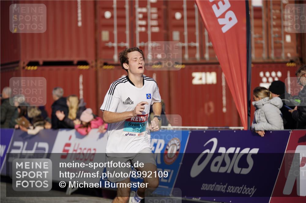 03.10.2025 - Köhlbrandbrückenlauf Michael Burmester http://msf.ph/oto/8992109 03.10.2025 09:51:14 Ziel 1032, 3154, 3460, 3740 meine-sportfotos.de