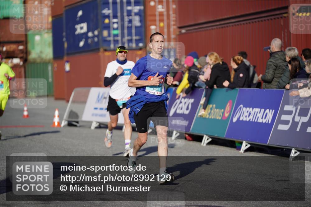 03.10.2025 - Köhlbrandbrückenlauf Michael Burmester http://msf.ph/oto/8992129 03.10.2025 09:51:17 Ziel 1032, 3082, 3154, 3460, 3740 meine-sportfotos.de