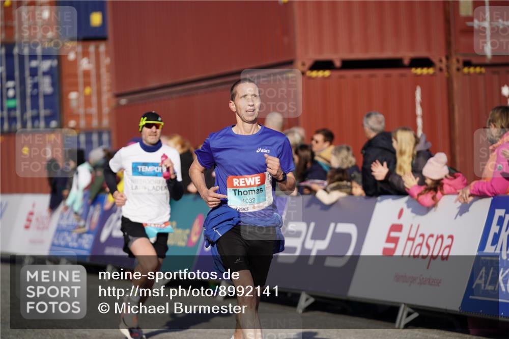 03.10.2025 - Köhlbrandbrückenlauf Michael Burmester http://msf.ph/oto/8992141 03.10.2025 09:51:18 Ziel 1032, 3082, 3154, 3460, 3740 meine-sportfotos.de
