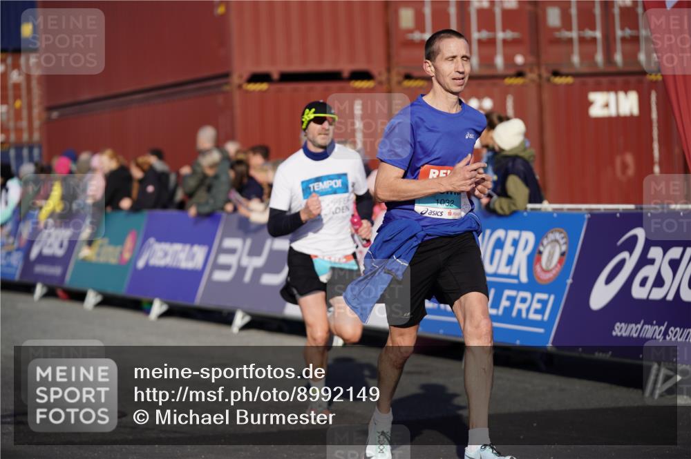 03.10.2025 - Köhlbrandbrückenlauf Michael Burmester http://msf.ph/oto/8992149 03.10.2025 09:51:18 Ziel 1032, 3082, 3154, 3460, 3740 meine-sportfotos.de