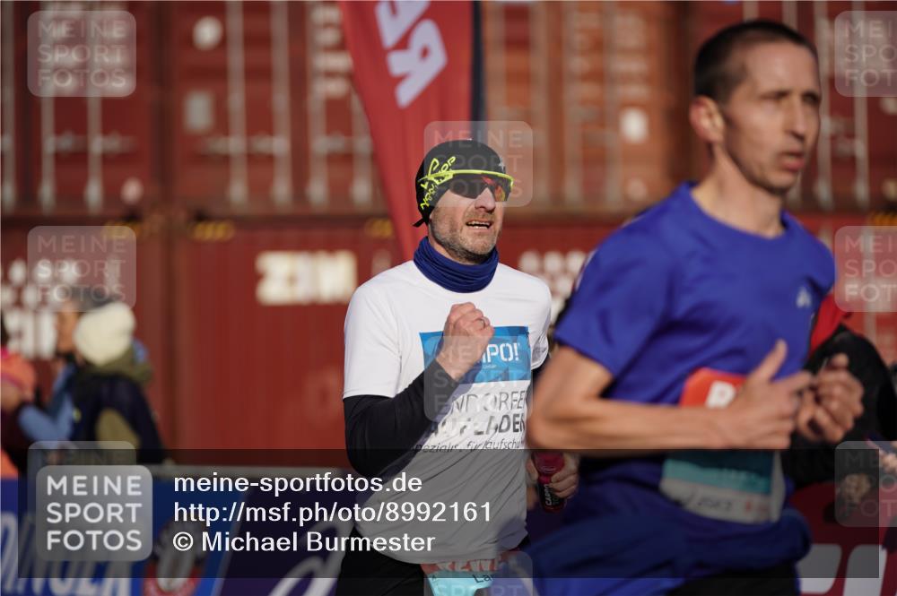 03.10.2025 - Köhlbrandbrückenlauf Michael Burmester http://msf.ph/oto/8992161 03.10.2025 09:51:19 Ziel 1032, 3082, 3154, 3401, 3460, 3740 meine-sportfotos.de