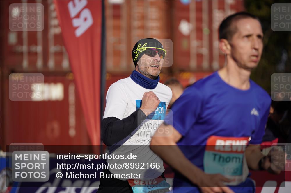 03.10.2025 - Köhlbrandbrückenlauf Michael Burmester http://msf.ph/oto/8992166 03.10.2025 09:51:19 Ziel 1032, 3082, 3154, 3401, 3460, 3740 meine-sportfotos.de