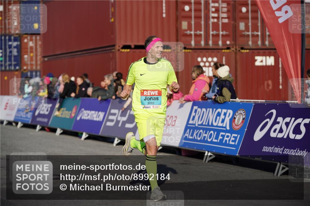 03.10.2025 - Köhlbrandbrückenlauf Michael Burmester http://msf.ph/oto/8992184 03.10.2025 09:51:21 Ziel 1032, 3082, 3154, 3401, 3740 meine-sportfotos.de