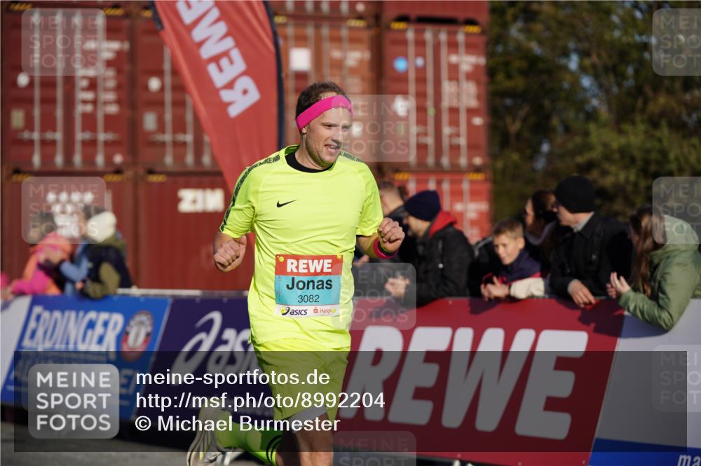 03.10.2025 - Köhlbrandbrückenlauf Michael Burmester http://msf.ph/oto/8992204 03.10.2025 09:51:22 Ziel 1032, 3082, 3401, 3740 meine-sportfotos.de